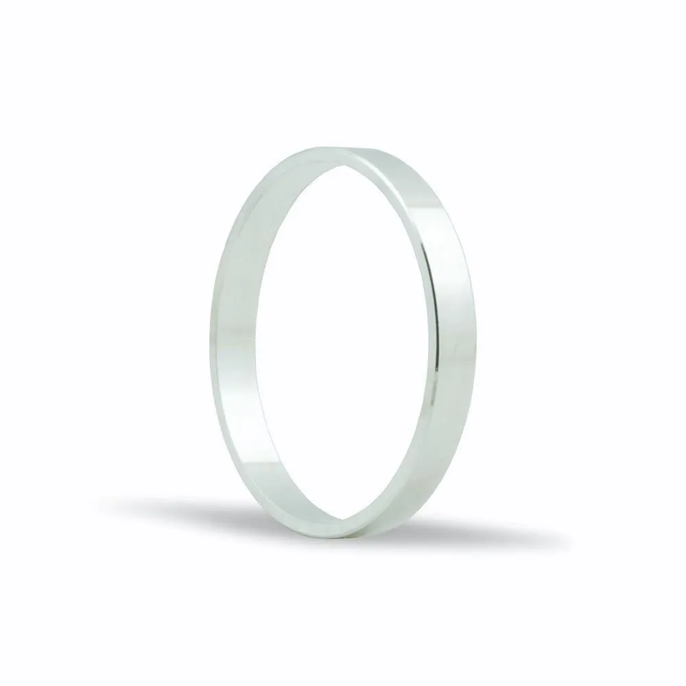 Alianza de oro blanco 18K plana de 2,5 mm y acabado brillo