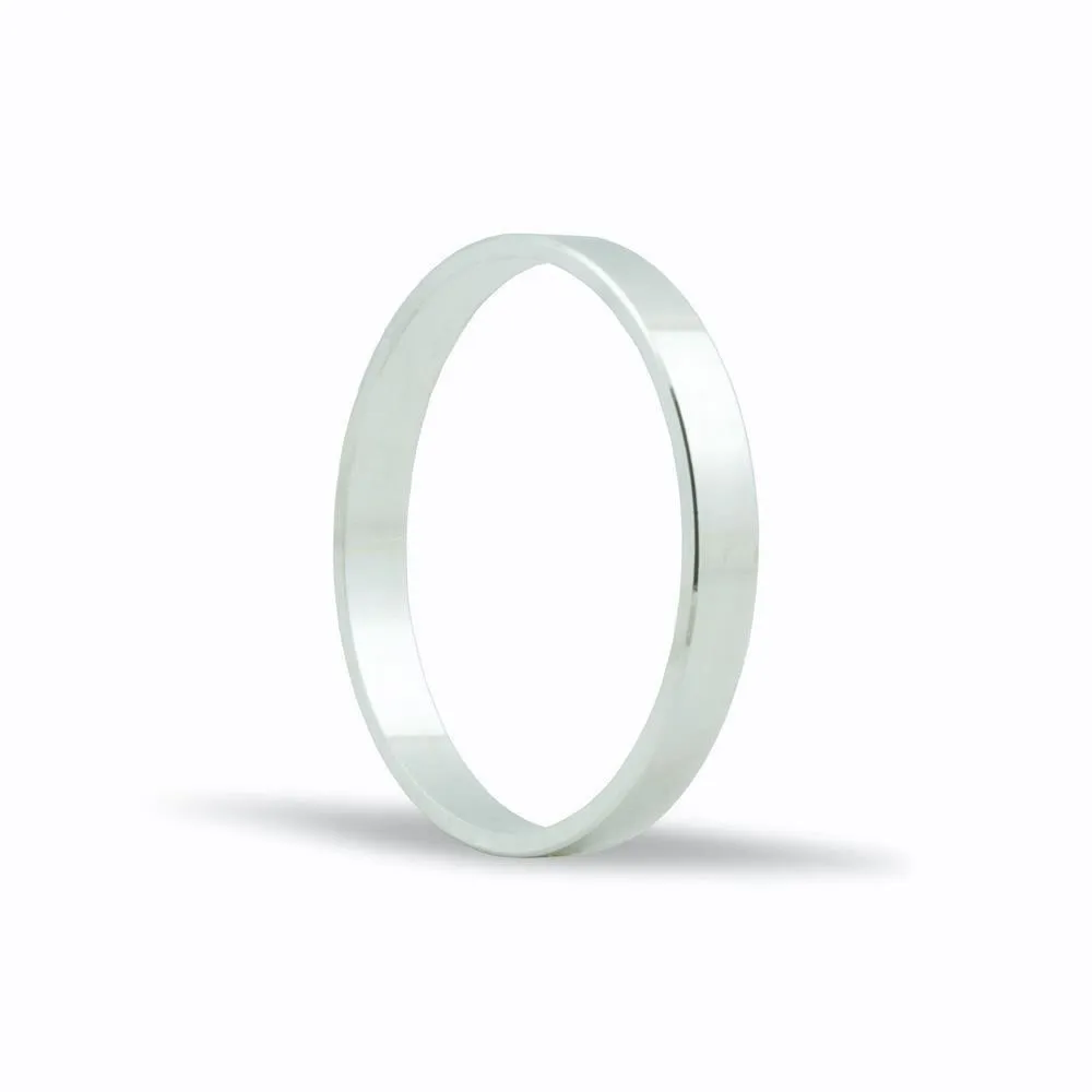 Alianza de oro blanco 18K plana de 2,5 mm y acabado brillo