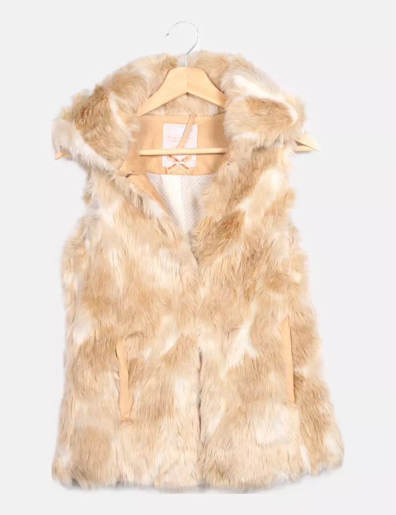 Bershka Chaleco beige textura pelo