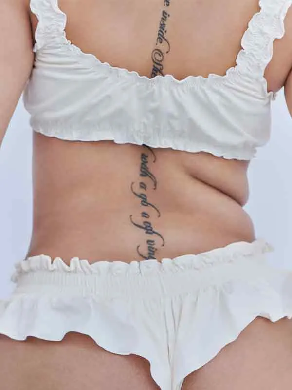 Bikinis delgados blancos con volantes