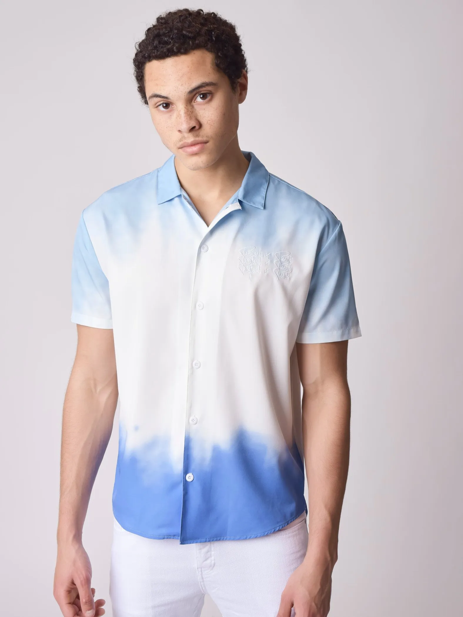 Camisa con triple logotipo
