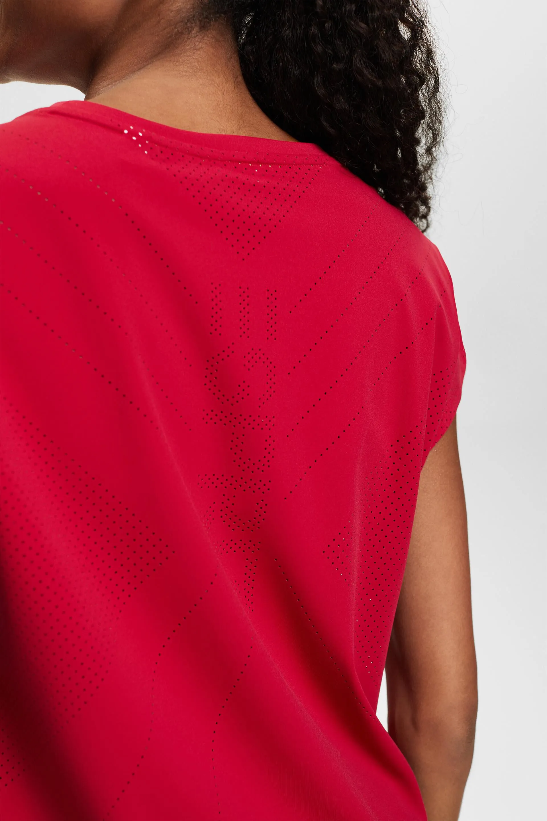 Camiseta deportiva con manga corta