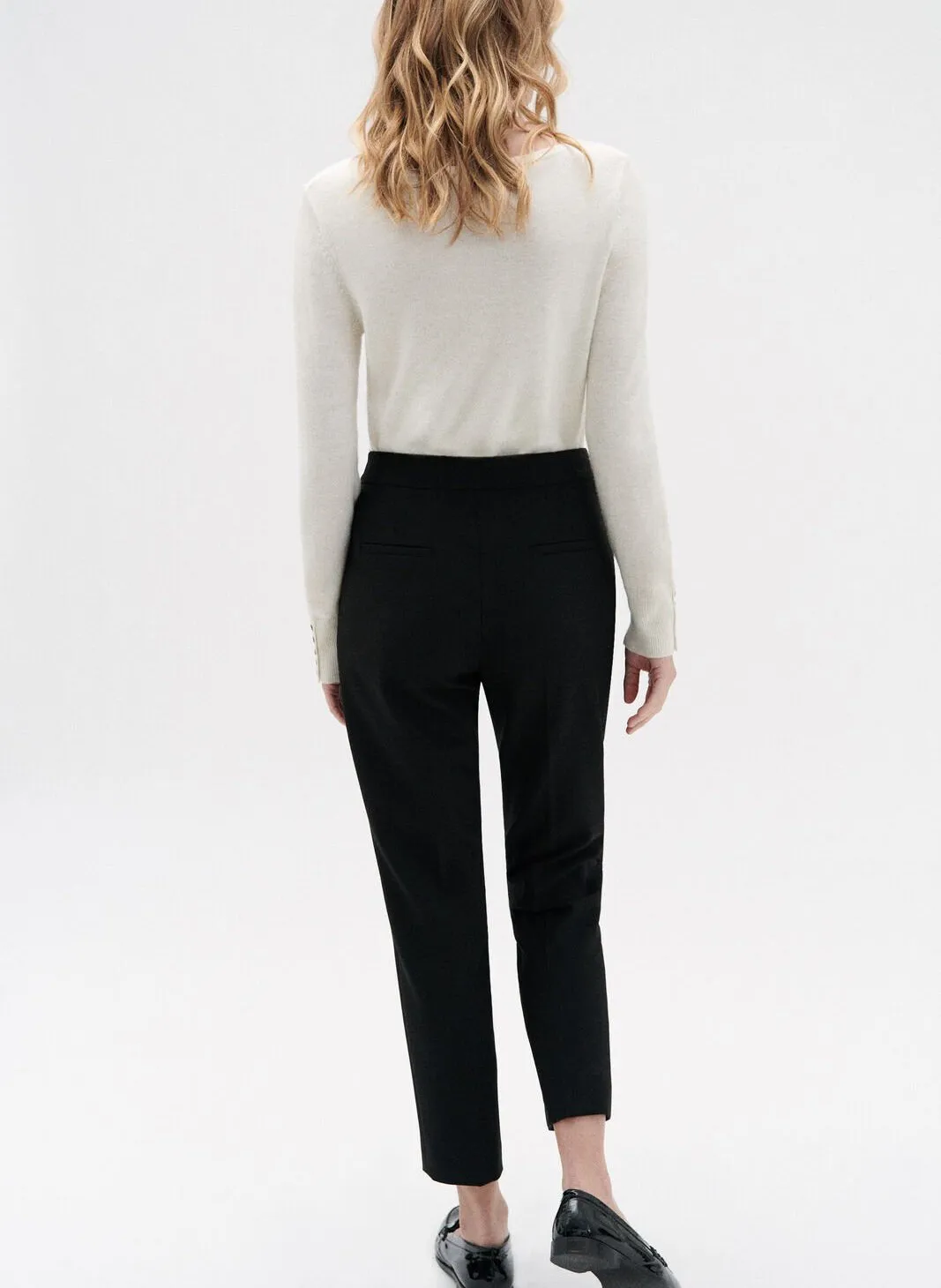CAROLL OCTAVIAN  PANTALóN TOBILLERO RECTO DE TALLE ALTO EN NEGRO