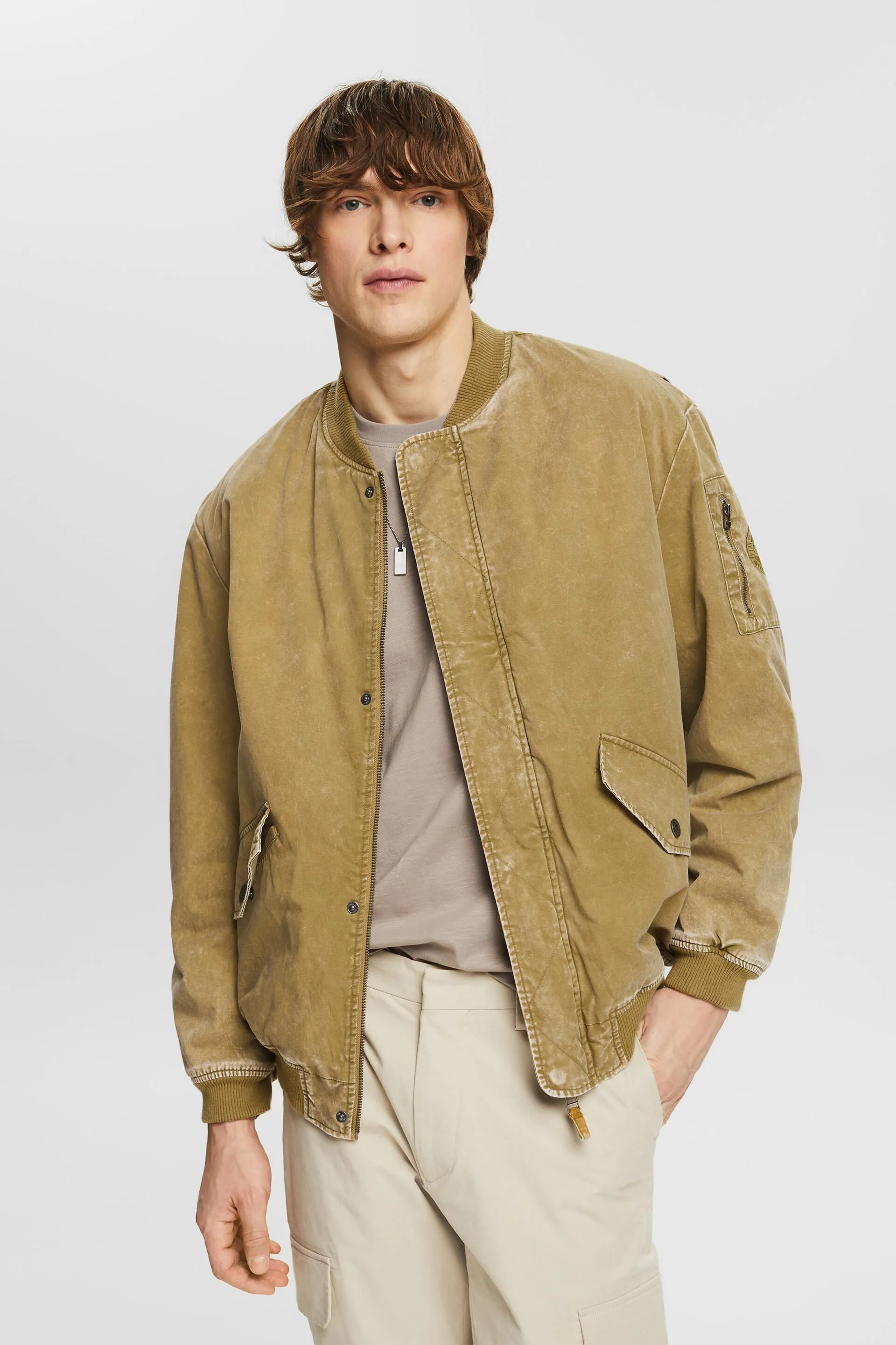 Cazadora bomber con efecto lavado
