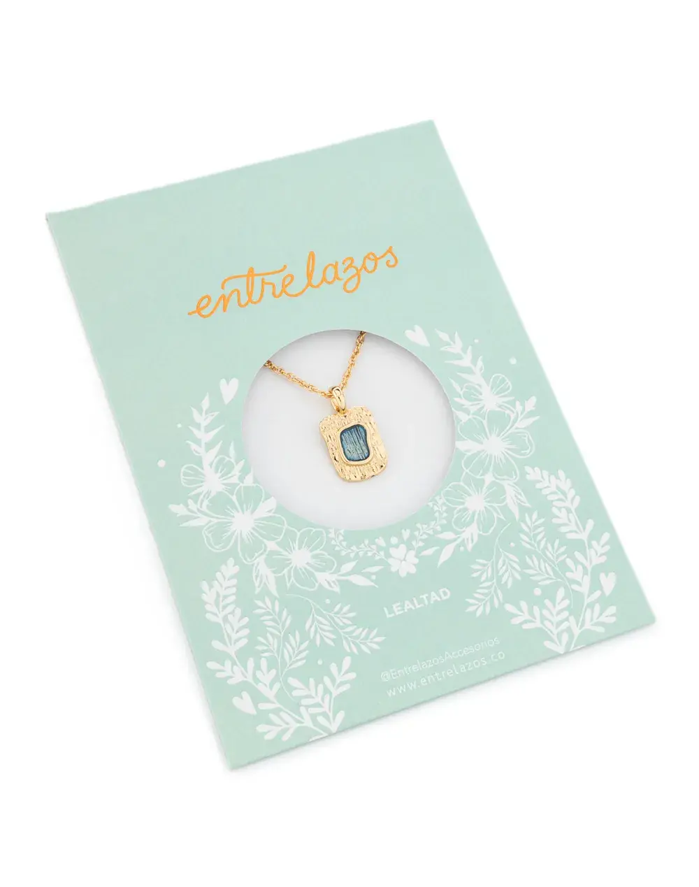 Collar con dije de lealtad