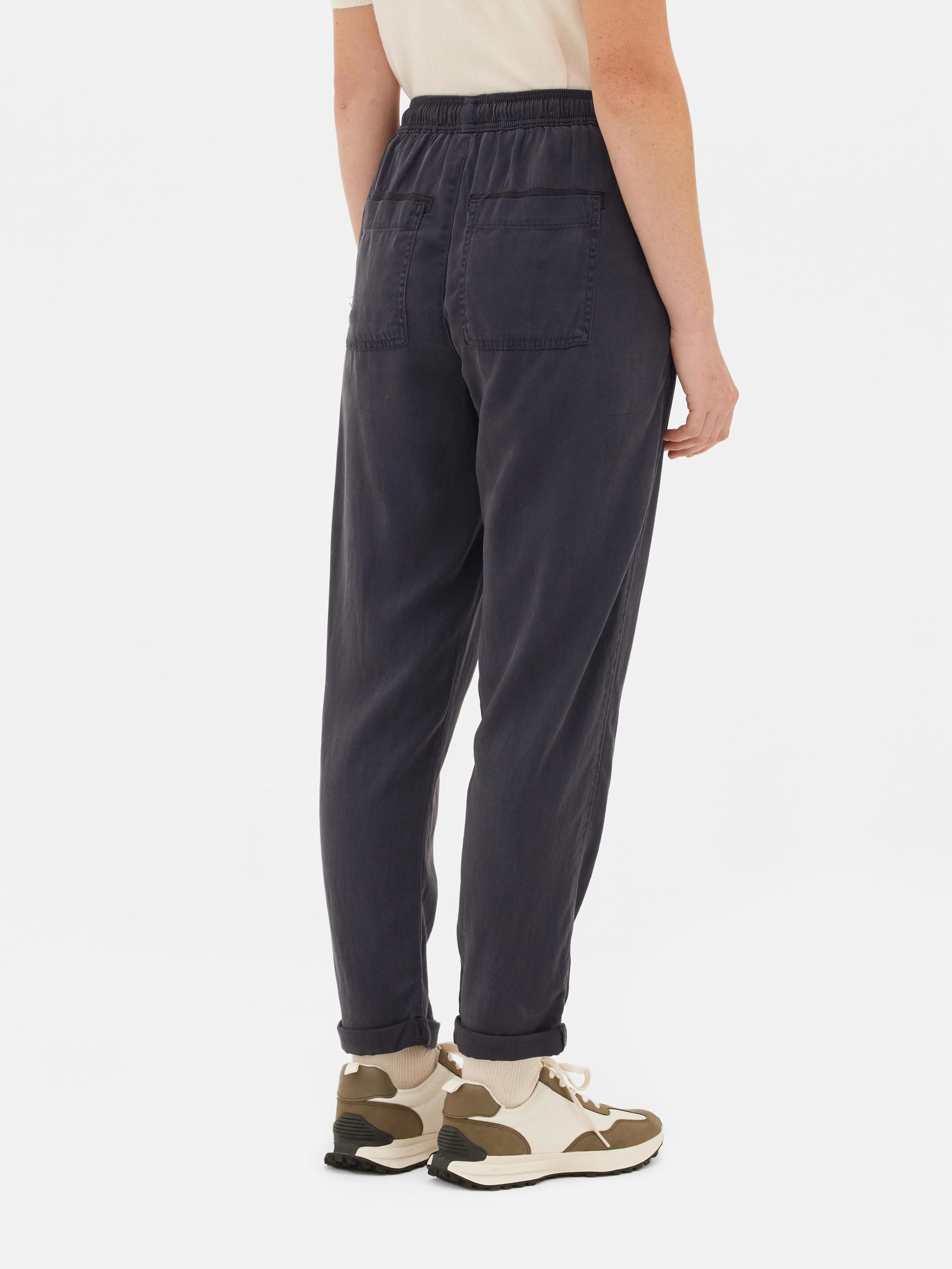 Joggers de pernera cónica de Paula Echevarría