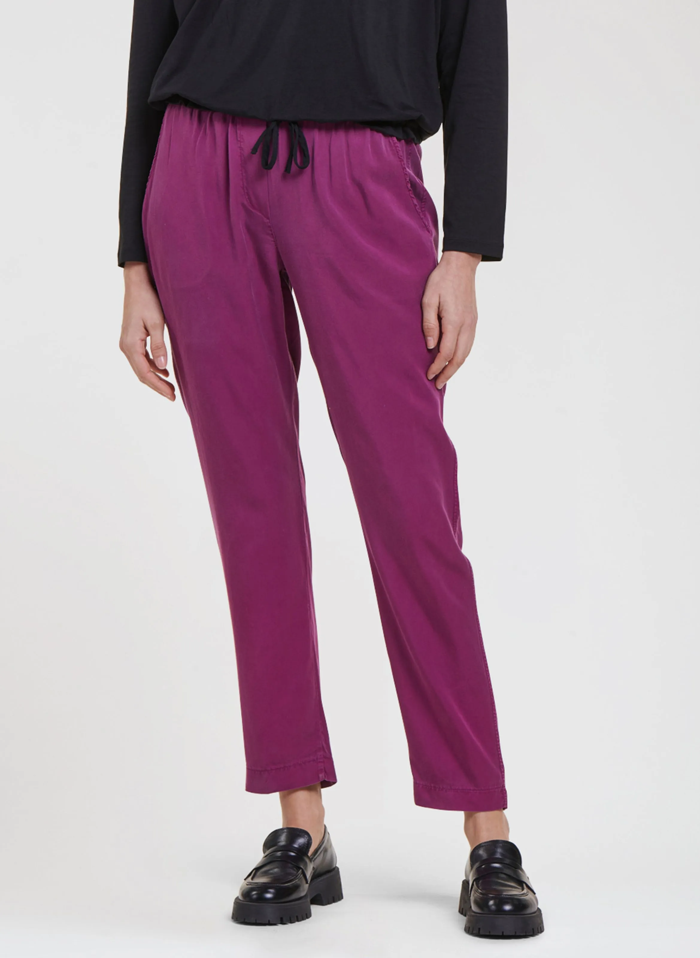 LA FEE MARABOUTEE Pantalón recto tobillero en violeta