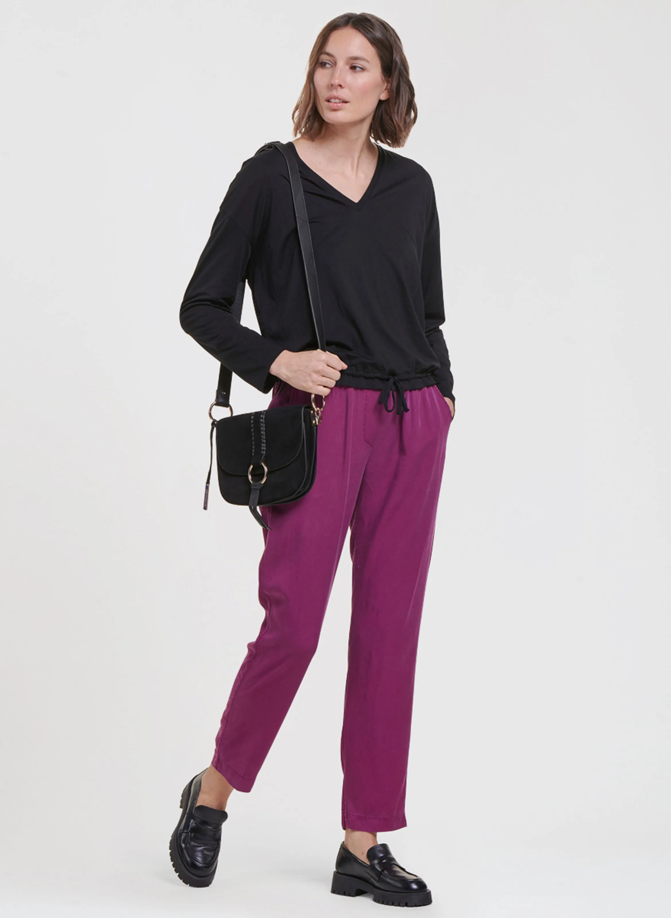 LA FEE MARABOUTEE Pantalón recto tobillero en violeta