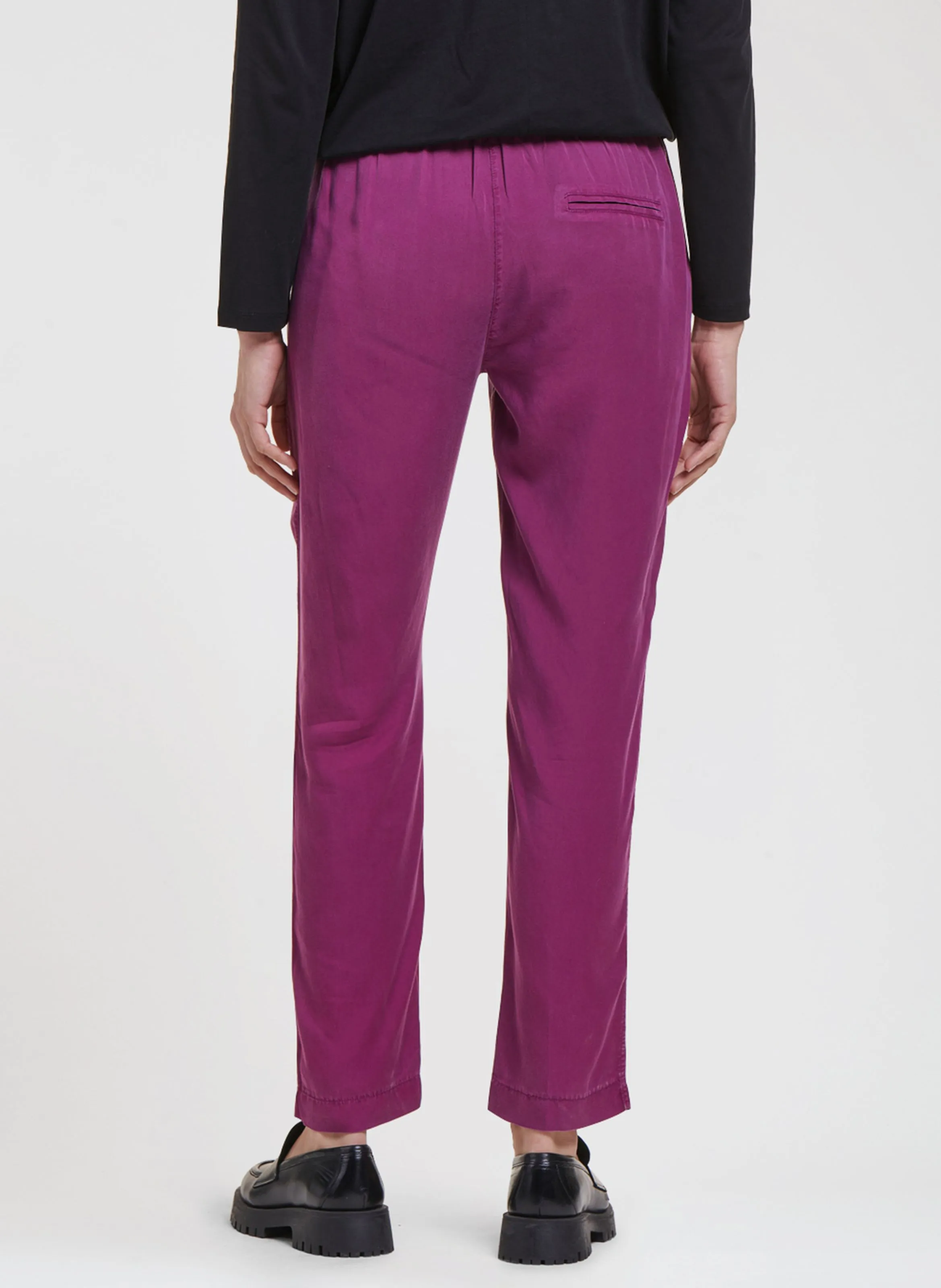 LA FEE MARABOUTEE Pantalón recto tobillero en violeta