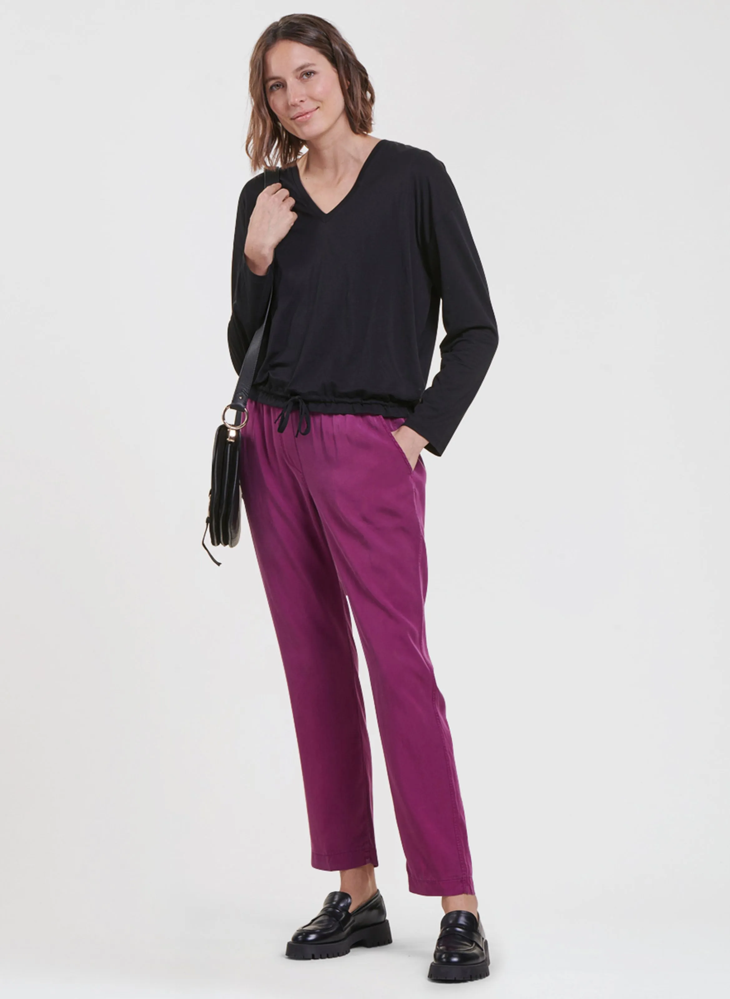 LA FEE MARABOUTEE Pantalón recto tobillero en violeta