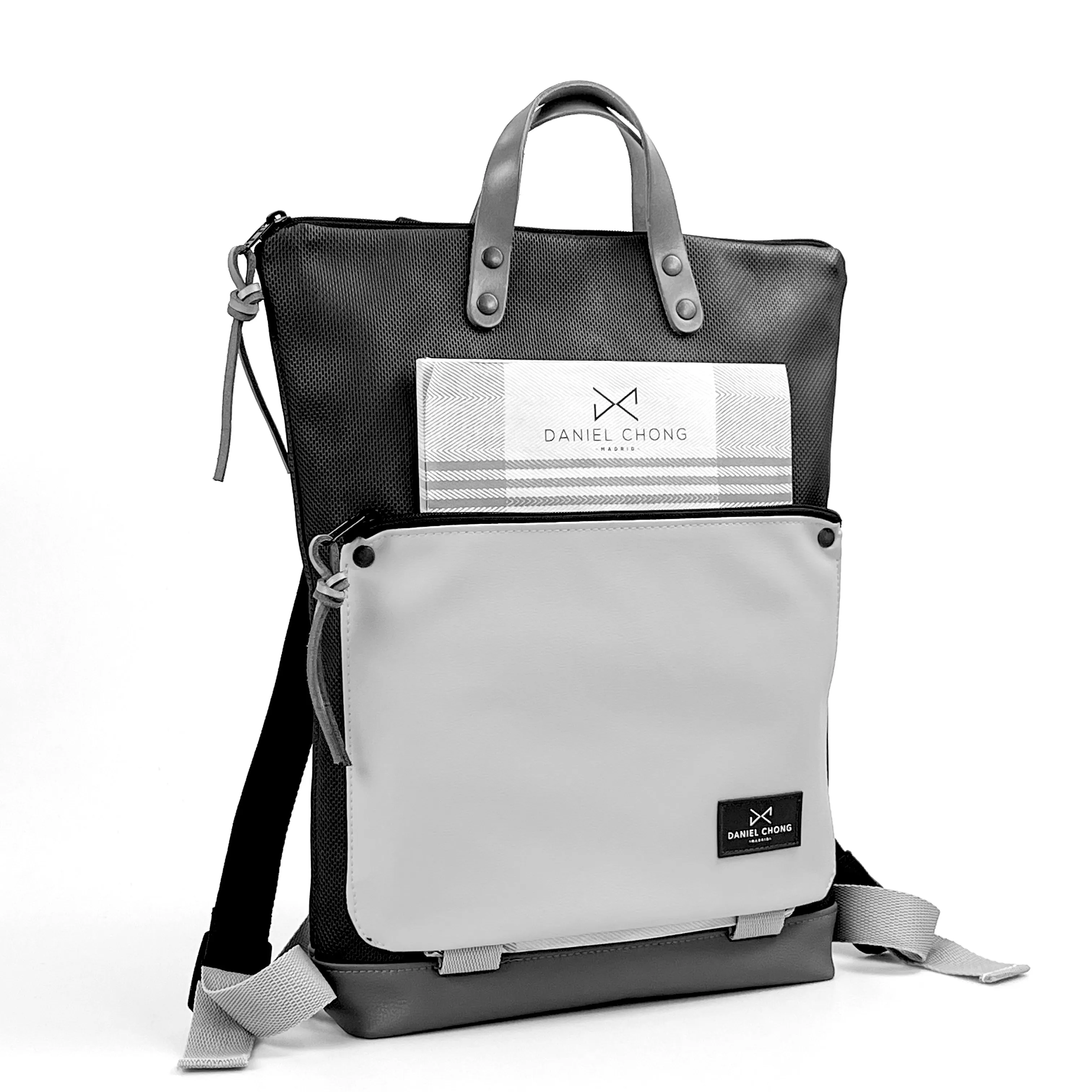 Mochila book holder impermeable Ilustrada by Daniel Chong dz