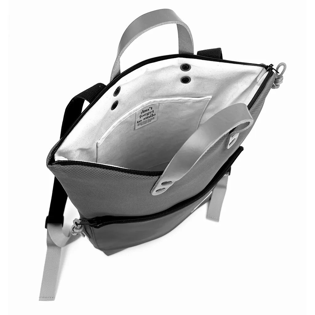 Mochila book holder impermeable Ilustrada by Daniel Chong dz