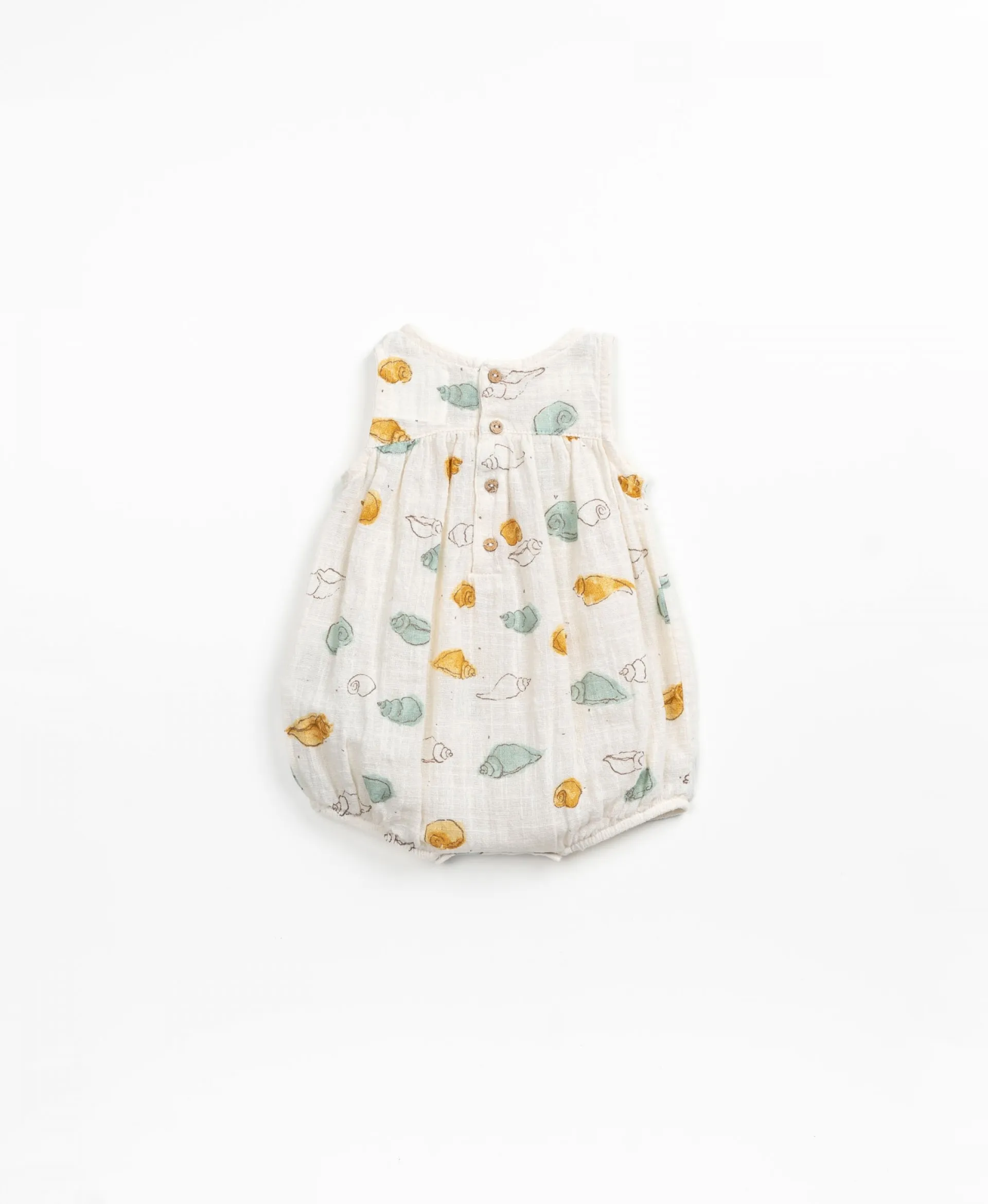 Mono con frunce en el pecho | Textile Art