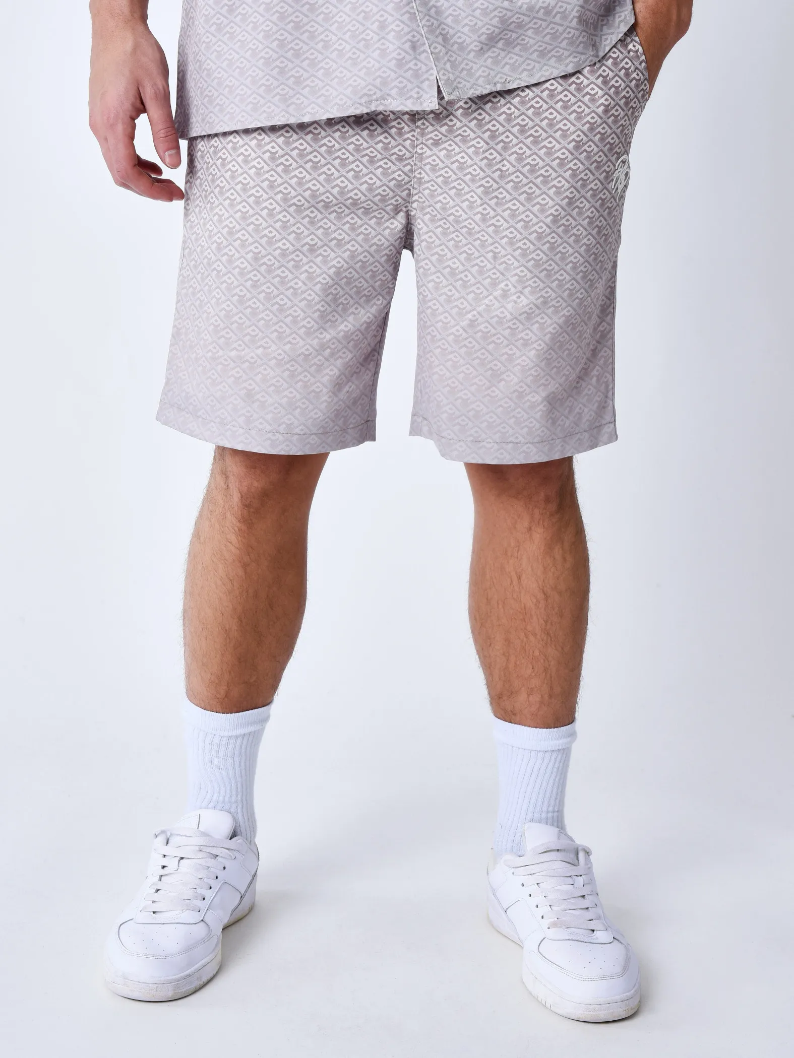 Pantalón corto con estampado degradado Graphic Gaze