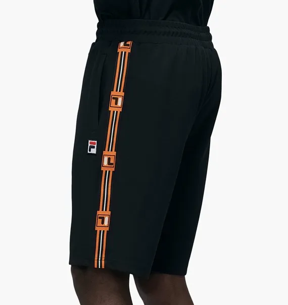 Pantalón Shorts corto FILA chico HALL SHORTS Ref. 687642 Negro y bandas naranjas laterales logo