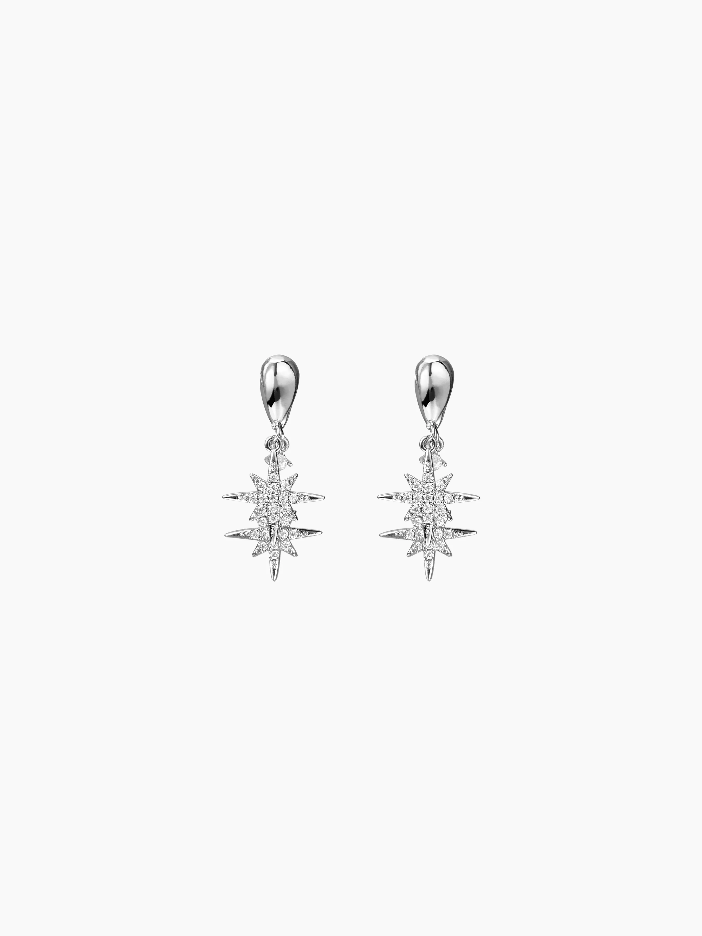 Pendientes de estrás con decoración de estrella