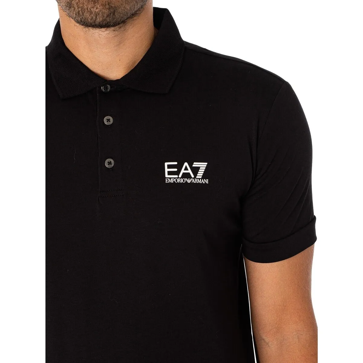Polo Con Logo En El Pecho