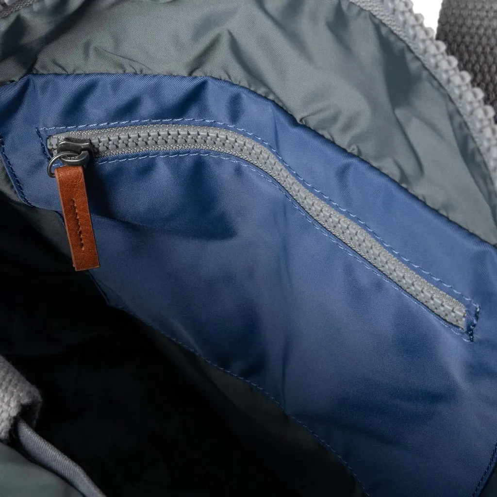 Roka – Mochila Canfield B burnt blue recycled nylon medium