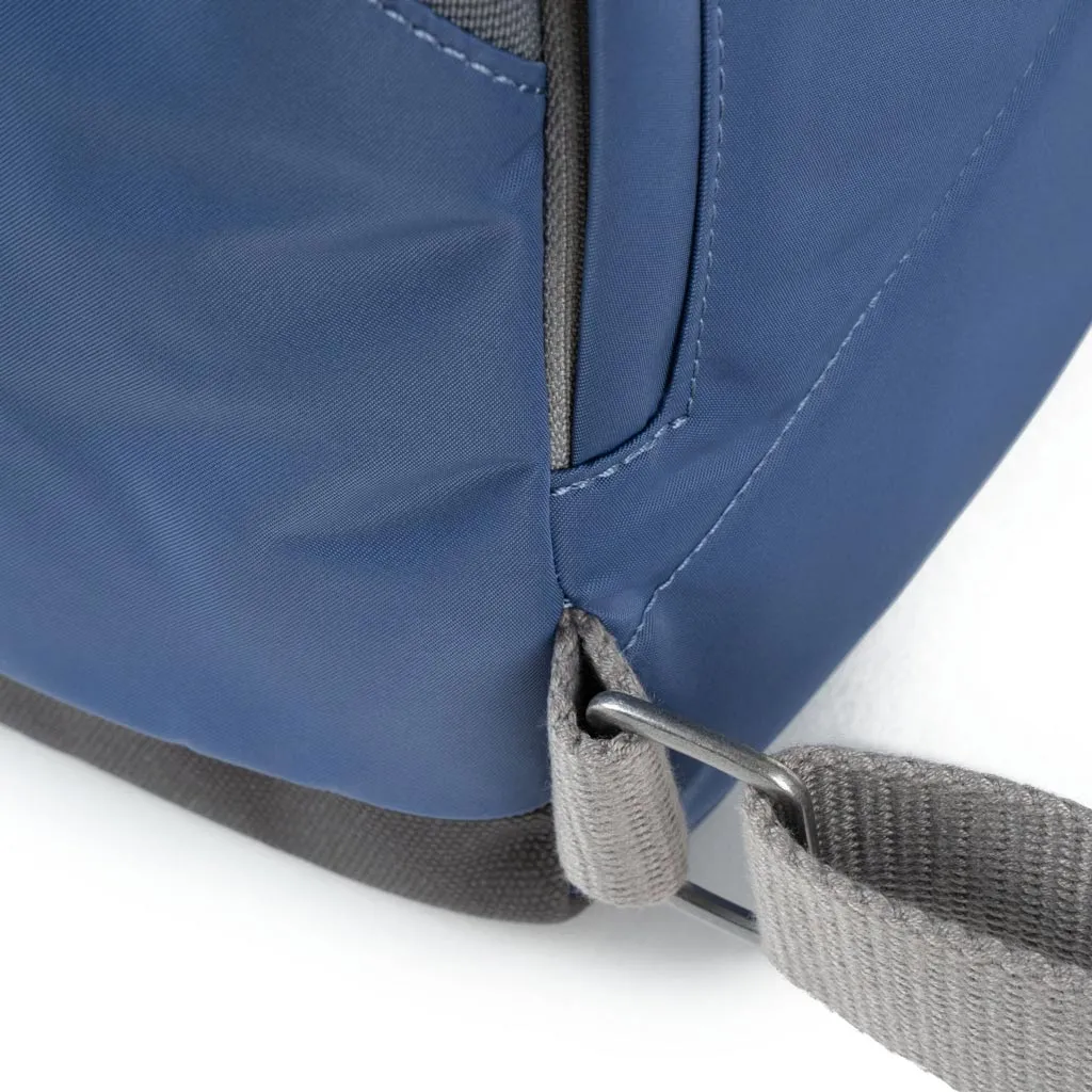 Roka – Mochila Canfield B burnt blue recycled nylon medium