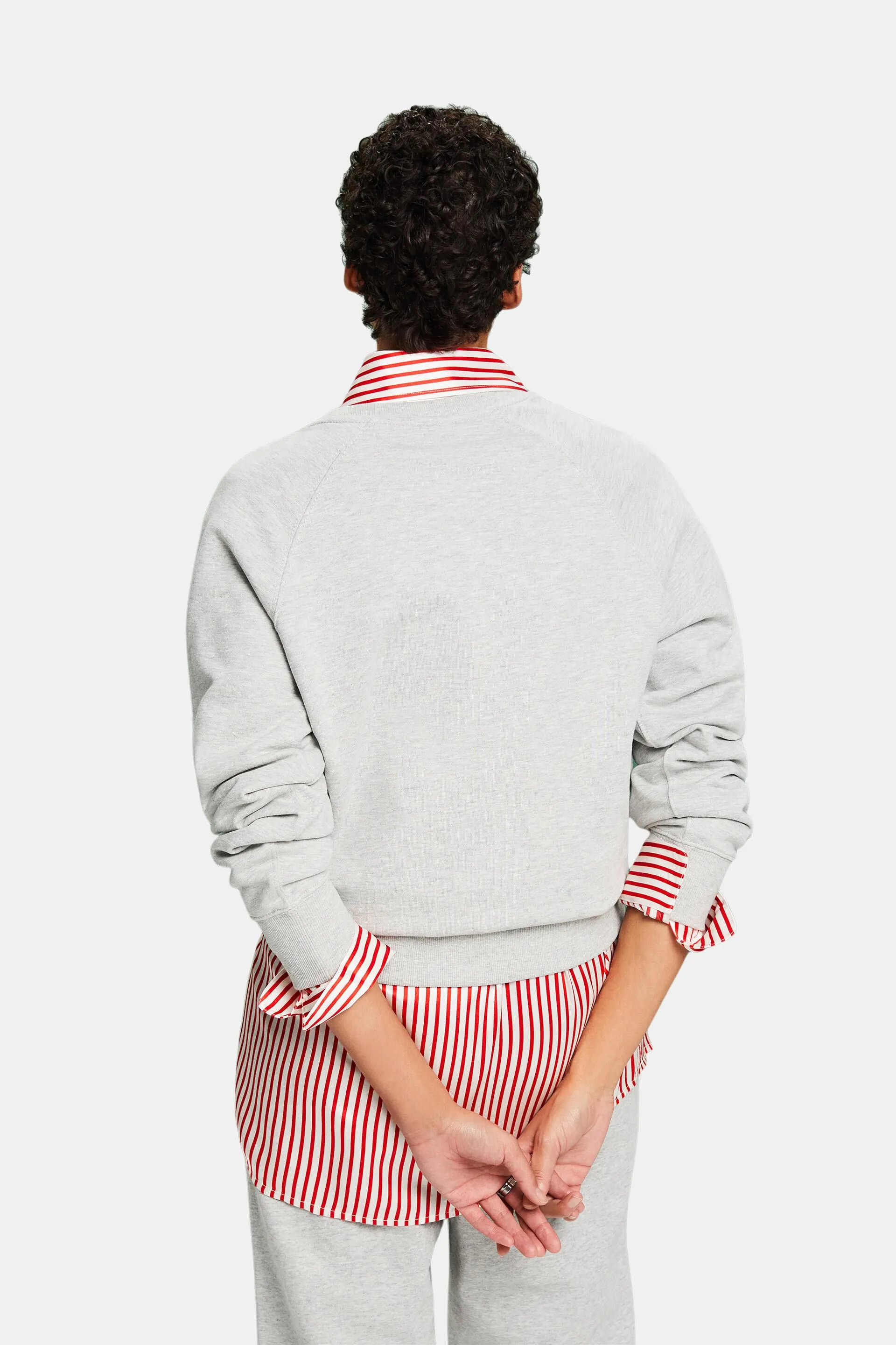 Sudadera con logotipo bordado