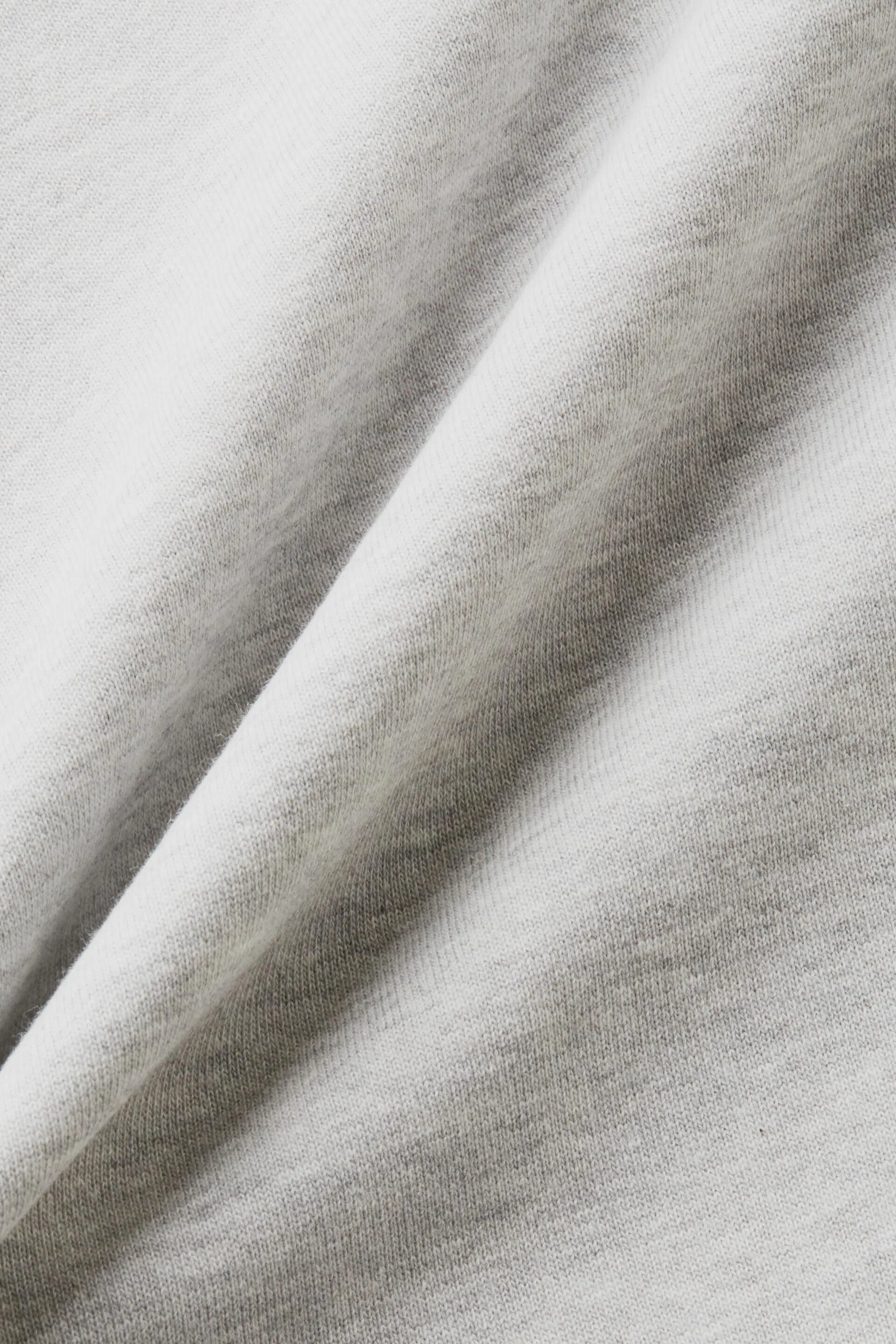Sudadera con logotipo bordado