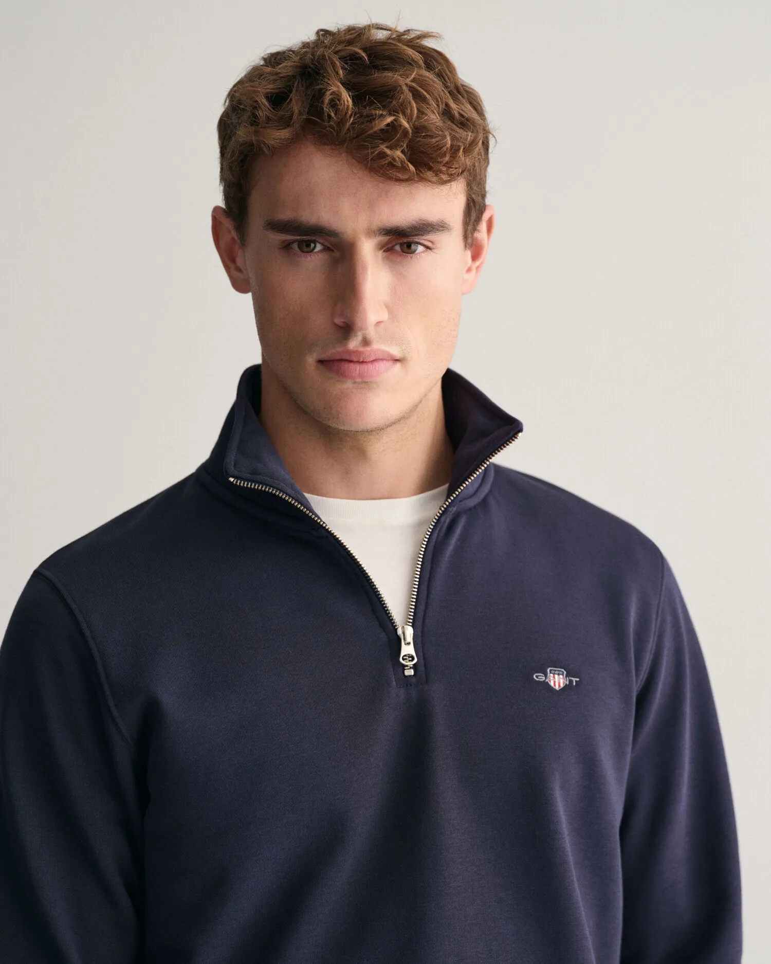 Sudadera Shield con media cremallera
