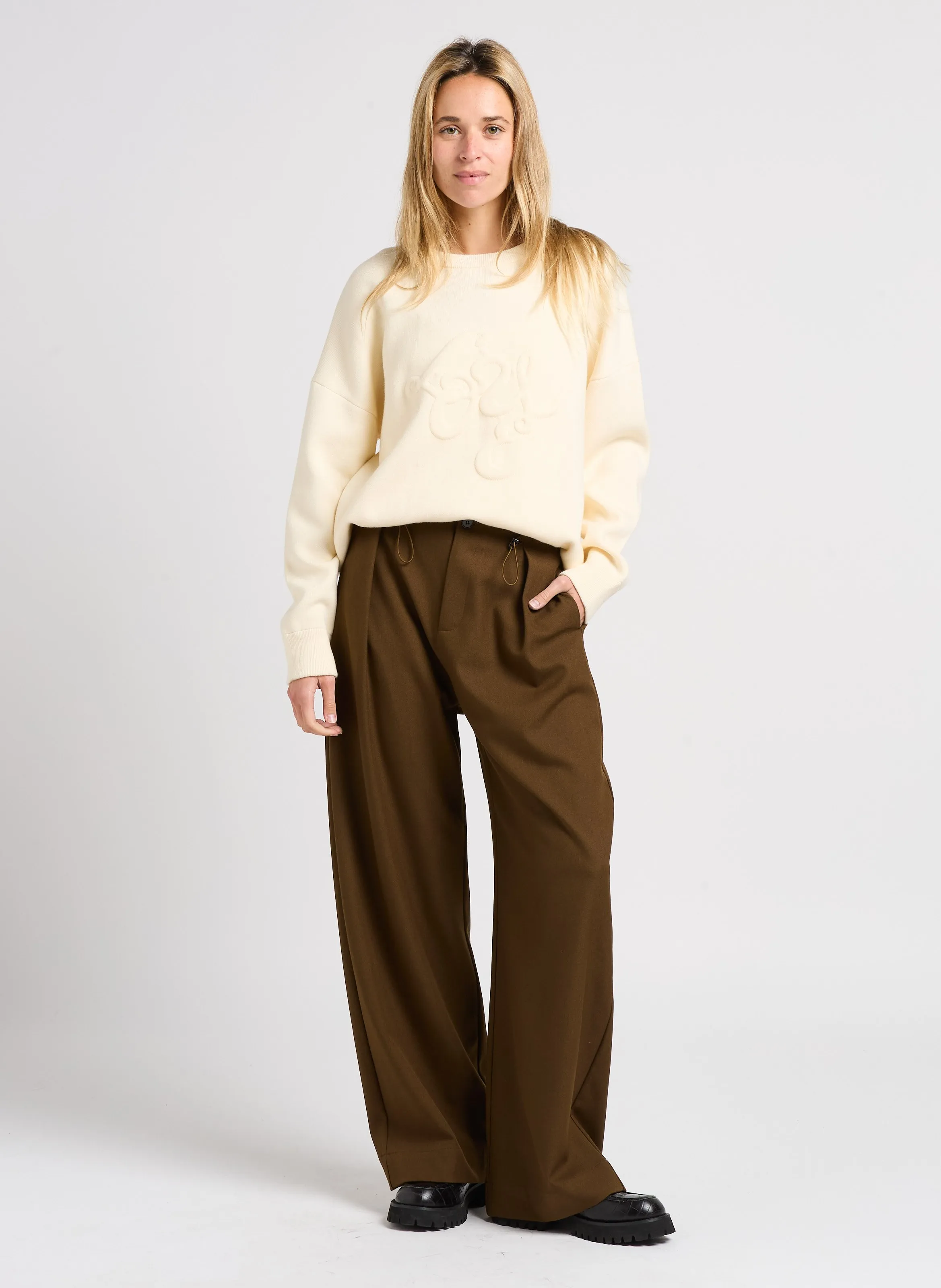 SUNCOO JIO  PANTALóN DE TALLE ALTO ANCHO EN MARRON