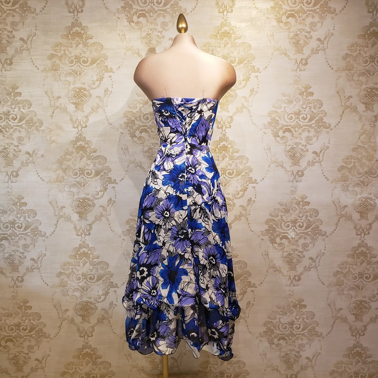 Vestido Azul Largo con Estampado Blanco de Flores