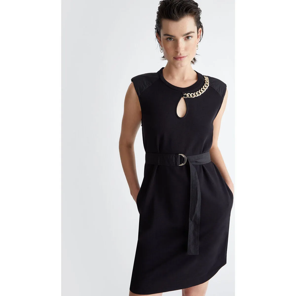 Vestido de felpa con cadena