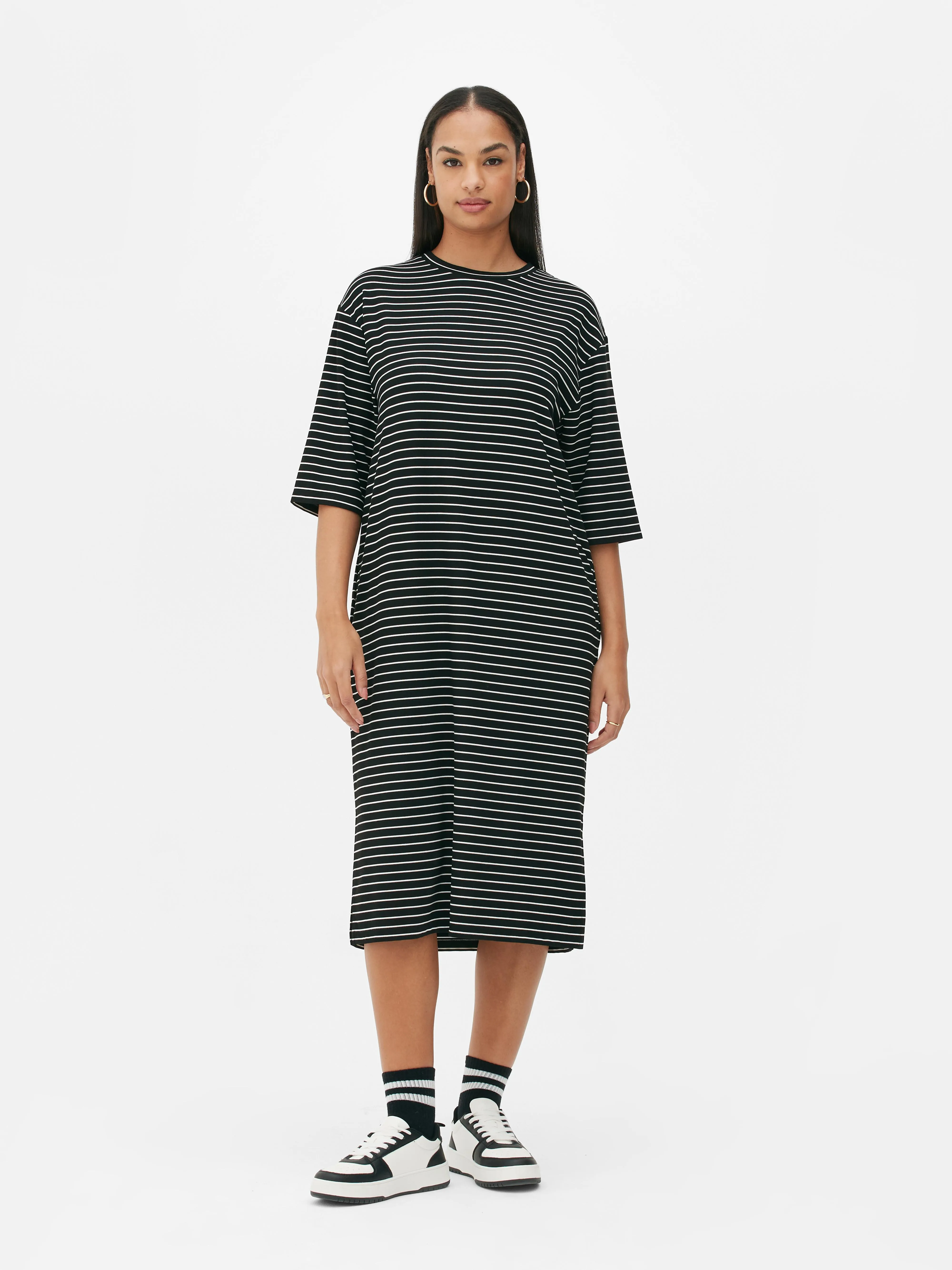 Vestido midi tipo camiseta de The Edit